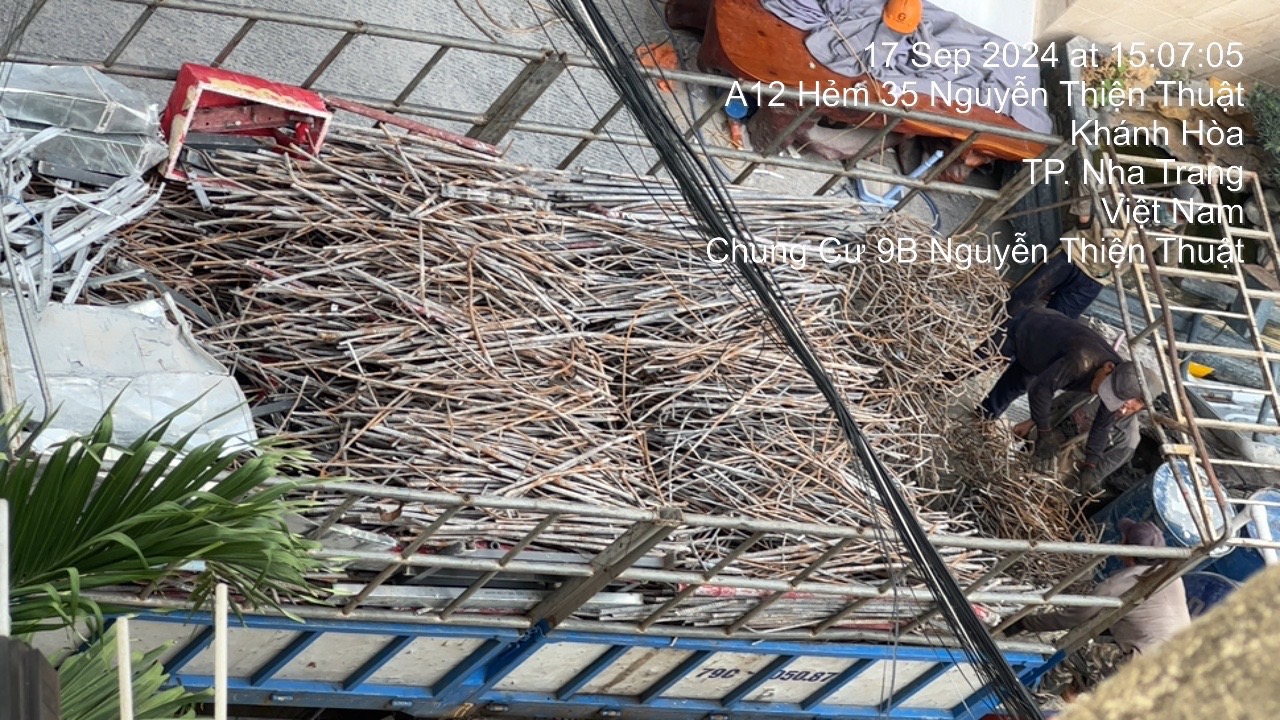 Nha Trang: Vứt tài sản của dân sau khi bị cưỡng chế ở bãi rác- Ảnh 1. Nha Trang: Vứt tài sản của dân sau khi bị cưỡng chế ở bãi rác- Ảnh 1.
