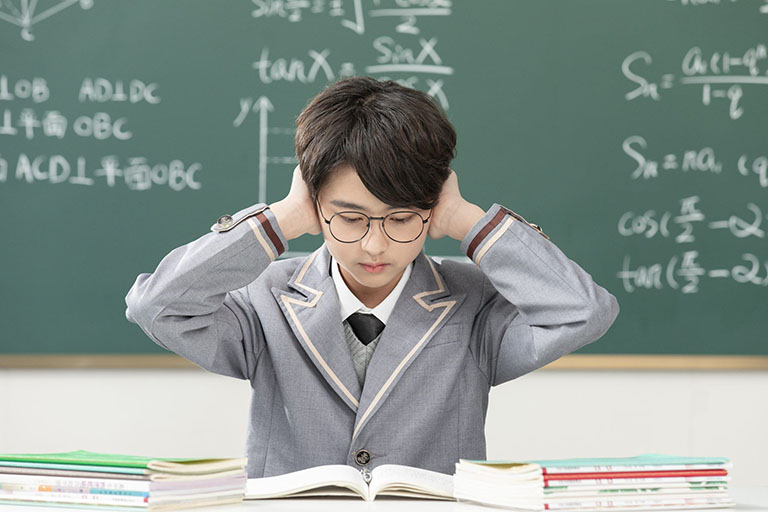 Con nhà giàu có bệ đỡ, con nhà nghèo có động lực, con nhà trung lưu chỉ có sự sụp đổ: Cái BẪY nuôi dạy con mà 90% gia đình trung lưu mắc phải- Ảnh 3. Con nhà giàu có bệ đỡ, con nhà nghèo có động lực, con nhà trung lưu chỉ có sự sụp đổ: Cái BẪY nuôi dạy con mà 90% gia đình trung lưu mắc phải- Ảnh 3.