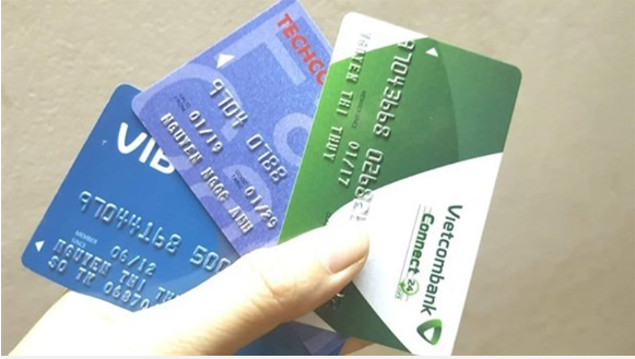 Chính thức từ 1/7/2025, mọi thẻ ATM dạng này đều bị ngân hàng ngừng giao dịch- Ảnh 1.