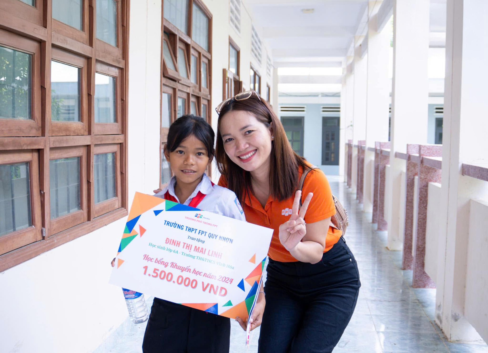 Từ bước lùi táo bạo đến ngọn lửa tiên phong của cô giáo 9X- Ảnh 2. Từ bước lùi táo bạo đến ngọn lửa tiên phong của cô giáo 9X- Ảnh 2.