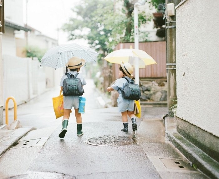 Dạy con hay như người Nhật: Triết lý giáo dục sâu sắc đằng sau việc cho trẻ tự đi học - "Mục đích của giáo dục là tạo ra những con người có thể sống tự lập"- Ảnh 2. Dạy con hay như người Nhật: Triết lý giáo dục sâu sắc đằng sau việc cho trẻ tự đi học - "Mục đích của giáo dục là tạo ra những con người có thể sống tự lập"- Ảnh 2.