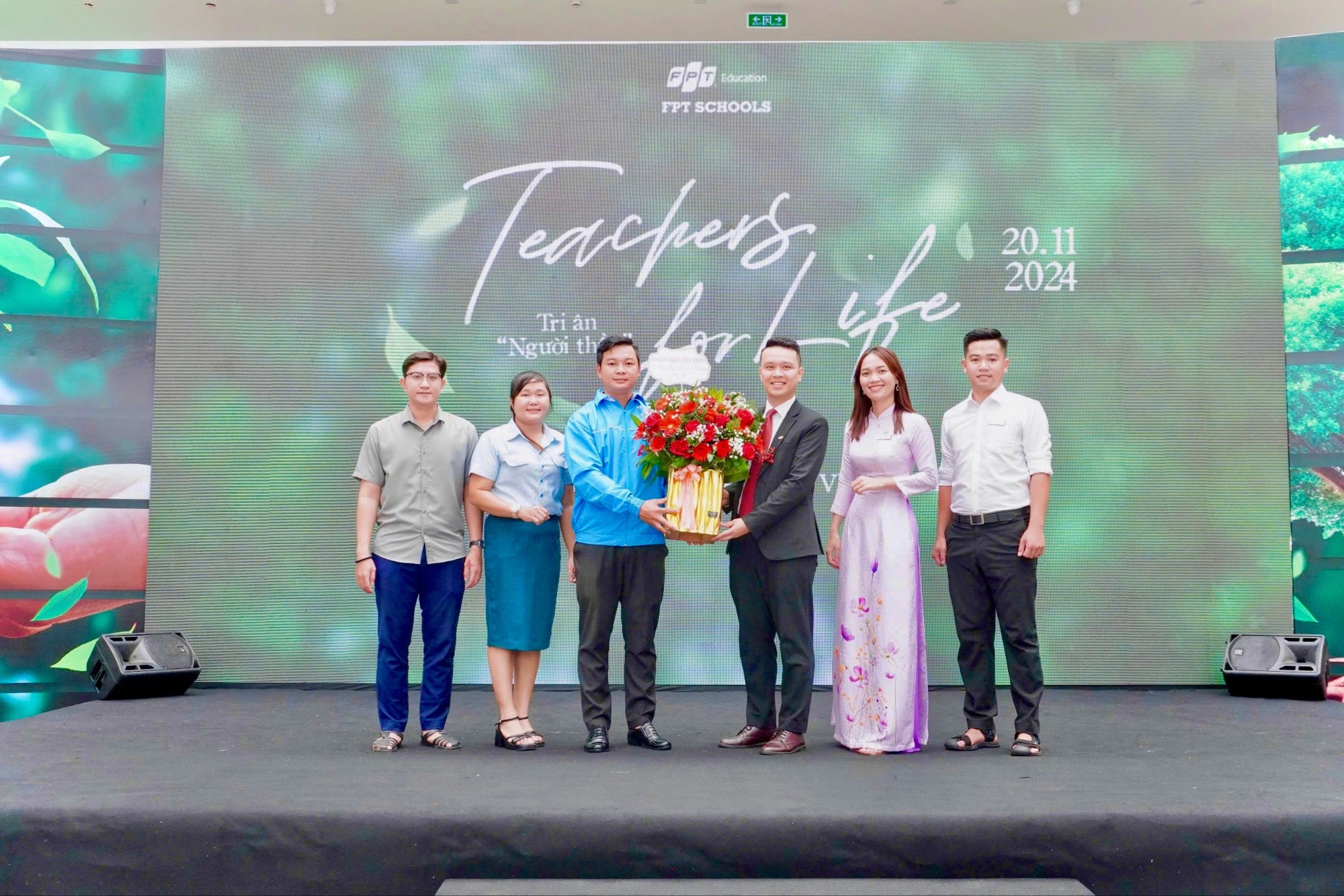Từ bước lùi táo bạo đến ngọn lửa tiên phong của cô giáo 9X- Ảnh 3. Từ bước lùi táo bạo đến ngọn lửa tiên phong của cô giáo 9X- Ảnh 3.