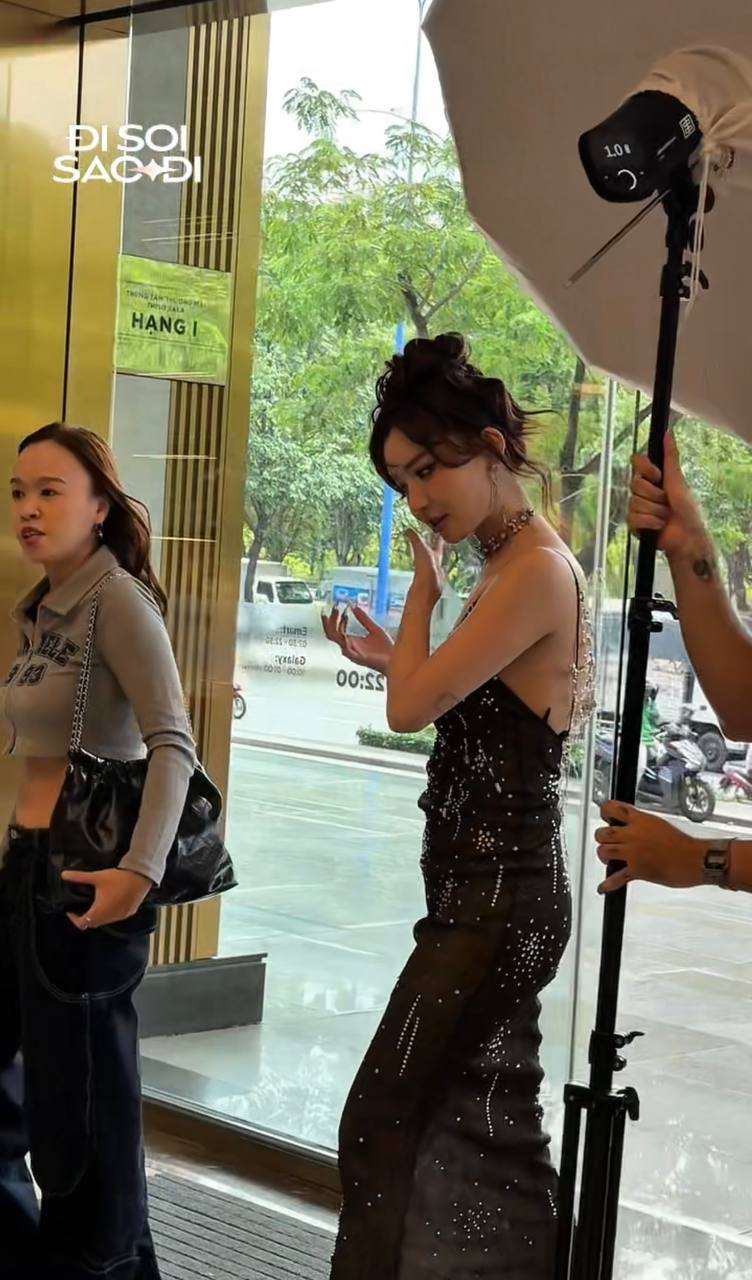 Bích Phương qua loạt cam thường: Nhan sắc nay sao lạ quá!- Ảnh 1. Bích Phương qua loạt cam thường: Nhan sắc nay sao lạ quá!- Ảnh 1.