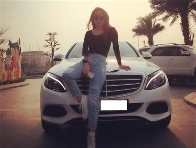 ‘Cá sấu chúa’ Quỳnh Nga tậu VinFast VF 3 dù đã có Mercedes C-Class, độ lại theo phong cách 'ngoan, xinh, yêu' khiến CĐM trầm trồ- Ảnh 9. ‘Cá sấu chúa’ Quỳnh Nga tậu VinFast VF 3 dù đã có Mercedes C-Class, độ lại theo phong cách 'ngoan, xinh, yêu' khiến CĐM trầm trồ- Ảnh 9.