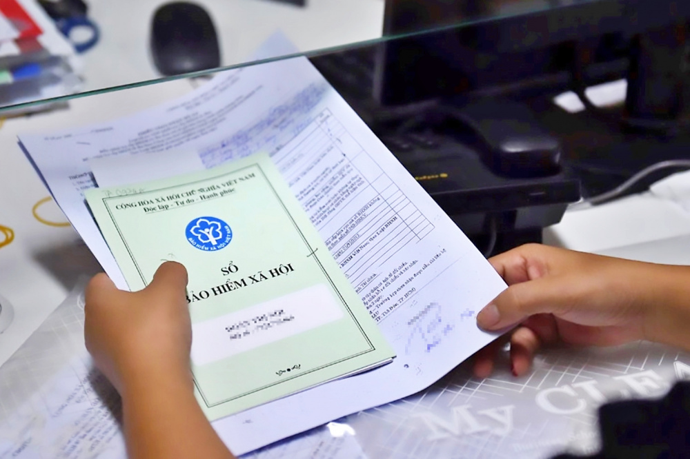 Từ 1/7: Chủ quán cà phê, tiệm tạp hoá thuộc đối tượng tham gia BHXH bắt buộc, mức đóng bao nhiêu?- Ảnh 2. Từ 1/7: Chủ quán cà phê, tiệm tạp hoá thuộc đối tượng tham gia BHXH bắt buộc, mức đóng bao nhiêu?- Ảnh 2.