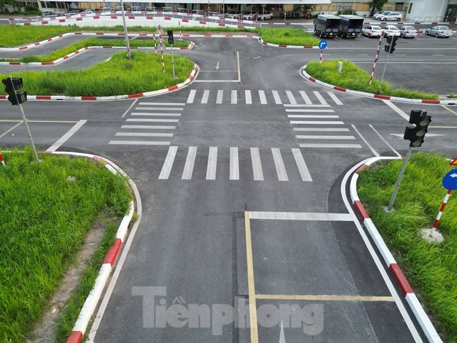 Sốt ruột cảnh ‘bất động’ tại trung tâm sát hạch lái xe- Ảnh 8. Sốt ruột cảnh ‘bất động’ tại trung tâm sát hạch lái xe- Ảnh 8.