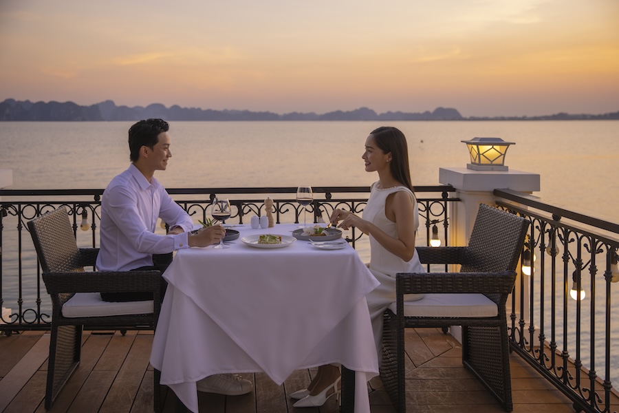 Đảo Rều Hạ Long - nơi Hồ Quỳnh Hương tổ chức đám cưới có gì đặc biệt mà được coi là Đảo Rều Hạ Long - nơi Hồ Quỳnh Hương tổ chức đám cưới có gì đặc biệt mà được coi là