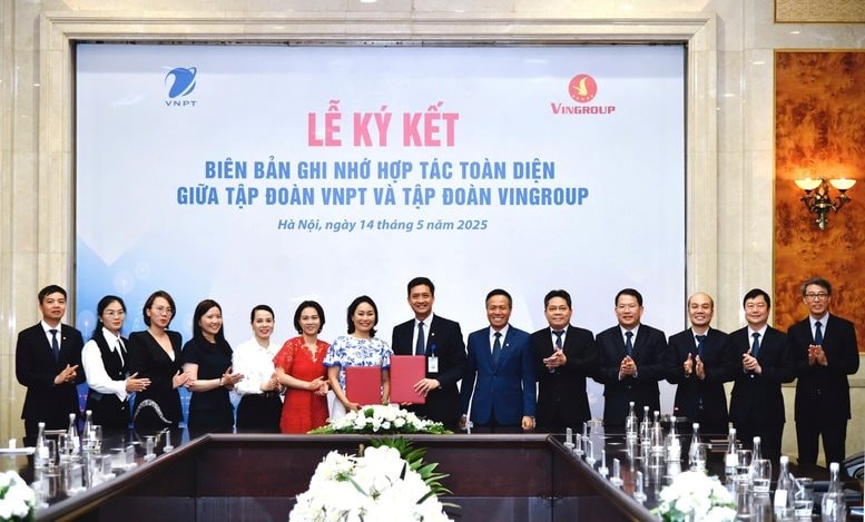 Doanh nghiệp Nhà nước "bắt tay" Vingroup, khuyến khích 40.000 nhân viên sử dụng xe điện VinFast- Ảnh 1. Doanh nghiệp Nhà nước "bắt tay" Vingroup, khuyến khích 40.000 nhân viên sử dụng xe điện VinFast- Ảnh 1.