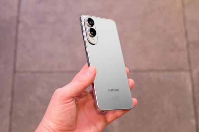 Bán điện thoại 30 triệu mà pin chỉ 3.900 mAh, Samsung vẫn thua "công nghệ thần thánh" này của Trung Quốc- Ảnh 1. Bán điện thoại 30 triệu mà pin chỉ 3.900 mAh, Samsung vẫn thua "công nghệ thần thánh" này của Trung Quốc- Ảnh 1.