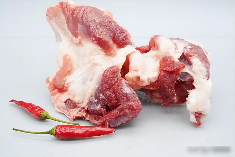 Mua xương heo: Người thông minh luôn chọn 2 bộ phận này - Thịt nhiều, xương ít, giá rẻ bằng 1/2 sườn- Ảnh 3. Mua xương heo: Người thông minh luôn chọn 2 bộ phận này - Thịt nhiều, xương ít, giá rẻ bằng 1/2 sườn- Ảnh 3.