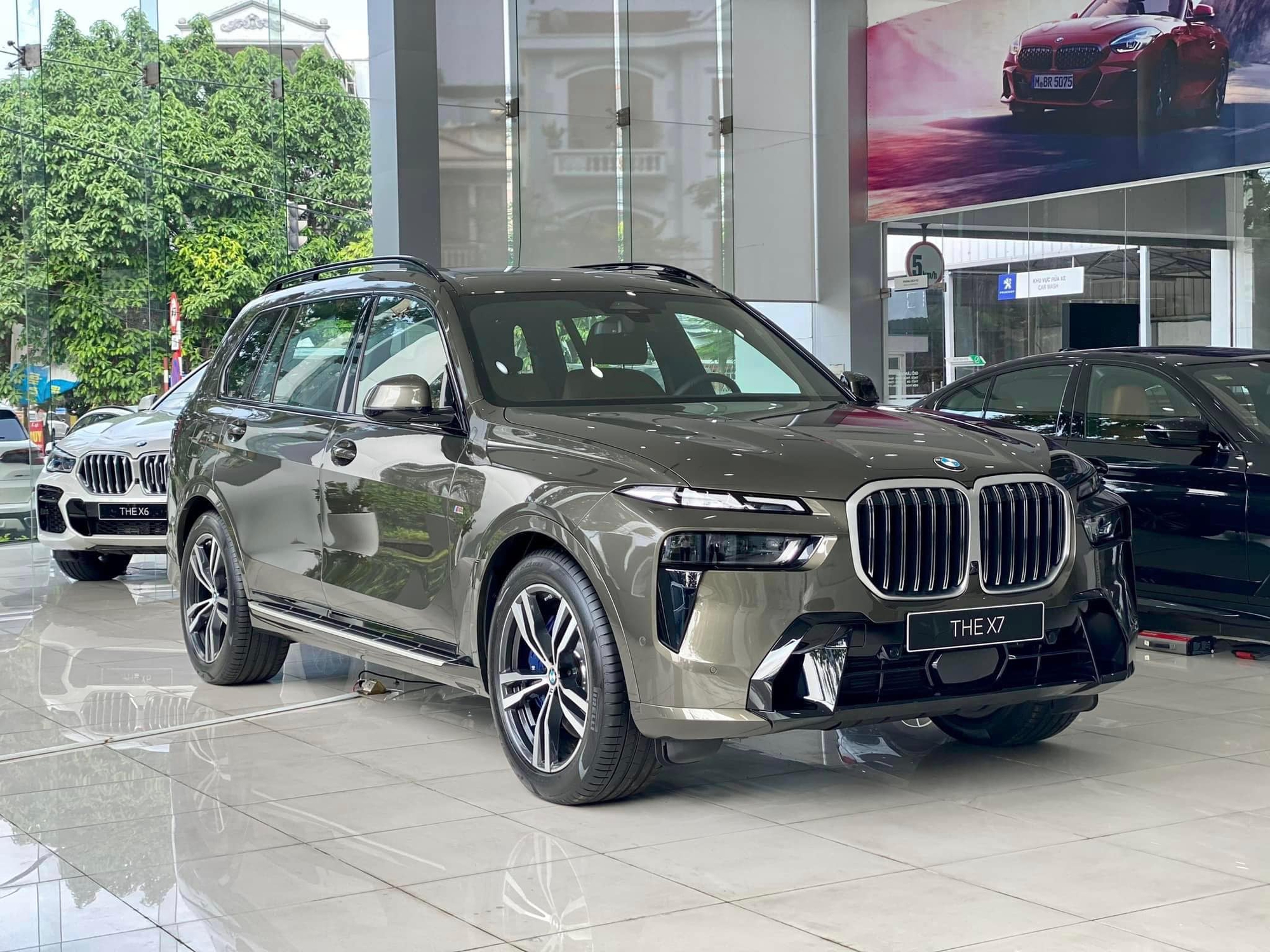 BMW X7 giảm giá mạnh tại đại lý, cạnh tranh GLS bằng giá chỉ từ hơn 5 tỷ đồng, riêng tiền khuyến mãi đủ mua một chiếc Ranger- Ảnh 1. BMW X7 giảm giá mạnh tại đại lý, cạnh tranh GLS bằng giá chỉ từ hơn 5 tỷ đồng, riêng tiền khuyến mãi đủ mua một chiếc Ranger- Ảnh 1.