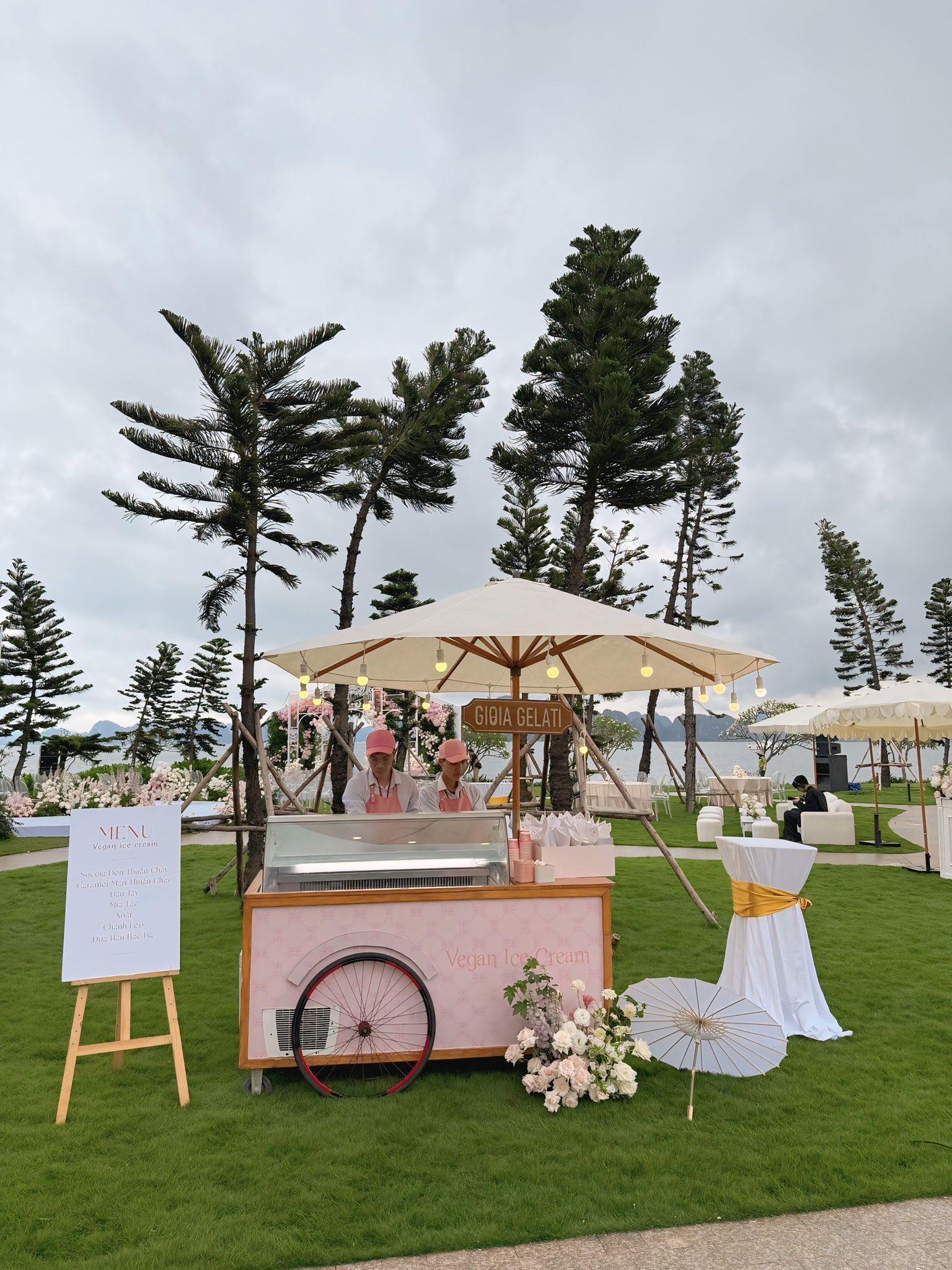 Toàn cảnh đám cưới Hồ Quỳnh Hương: Cô dâu khóc nức nở, khoá môi chú rể tình tứ, thái độ nhà chồng gây chú ý- Ảnh 14.