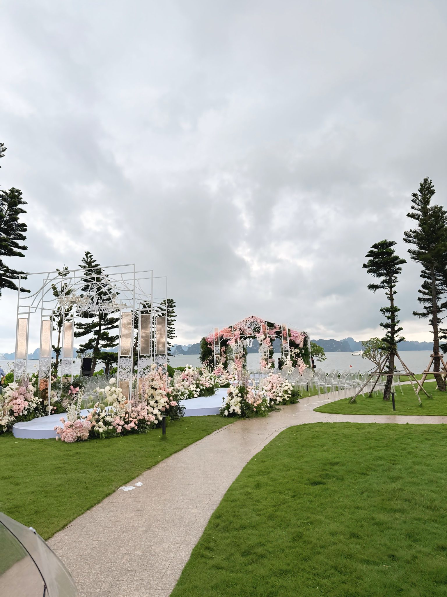 Toàn cảnh đám cưới Hồ Quỳnh Hương: Cô dâu khóc nức nở, khoá môi chú rể tình tứ, thái độ nhà chồng gây chú ý- Ảnh 15.