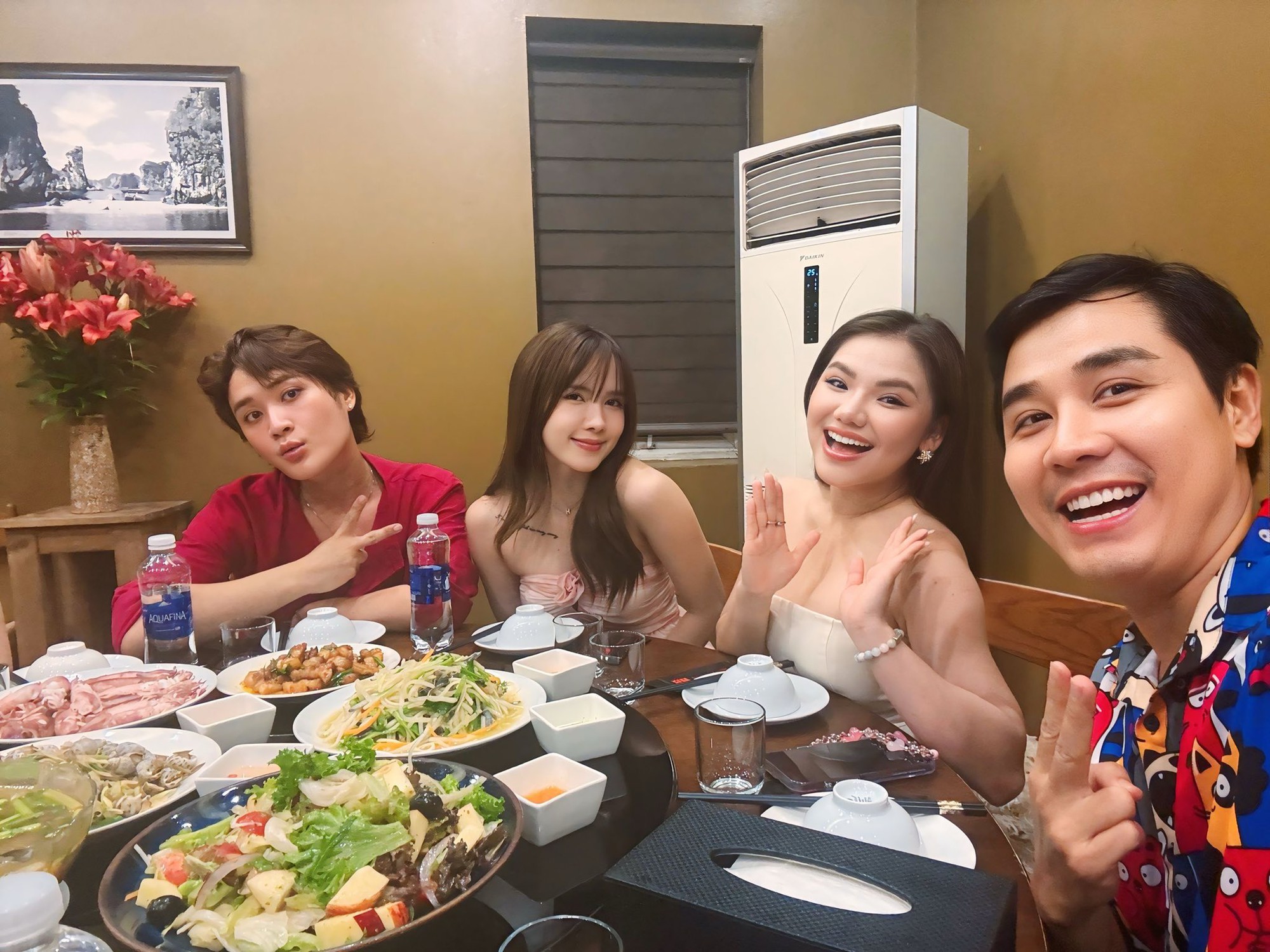 Toàn cảnh đám cưới Hồ Quỳnh Hương: Cô dâu khóc nức nở, khoá môi chú rể tình tứ, thái độ nhà chồng gây chú ý- Ảnh 18.