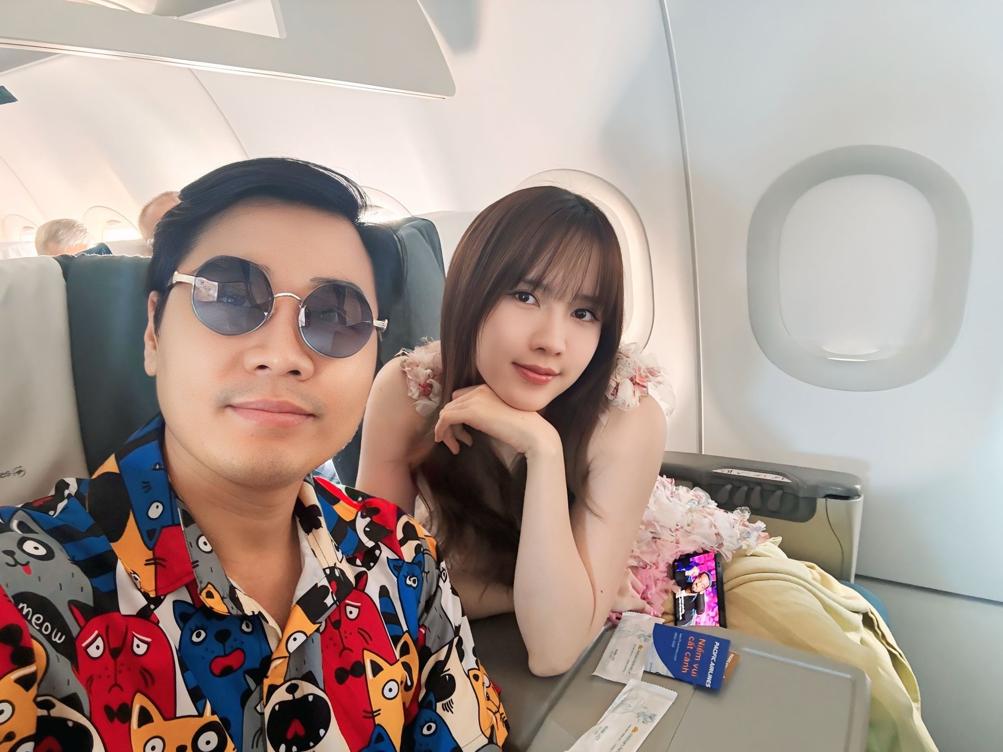 Toàn cảnh đám cưới Hồ Quỳnh Hương: Cô dâu khóc nức nở, khoá môi chú rể tình tứ, thái độ nhà chồng gây chú ý- Ảnh 17.