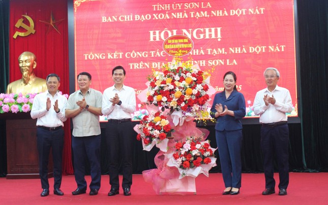 Sơn La công bố xoá xong nhà tạm, về đích sớm nhất trong các tỉnh miền núi phía Bắc- Ảnh 1. Sơn La công bố xoá xong nhà tạm, về đích sớm nhất trong các tỉnh miền núi phía Bắc- Ảnh 1.