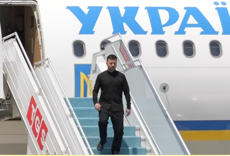 CẬP NHẬT: Nga ra "tối hậu thư", chỉ còn 7 tiếng nữa cho Ukraine - Phái đoàn Kiev vẫn "biệt tăm"- Ảnh 6. CẬP NHẬT: Nga ra "tối hậu thư", chỉ còn 7 tiếng nữa cho Ukraine - Phái đoàn Kiev vẫn "biệt tăm"- Ảnh 6.