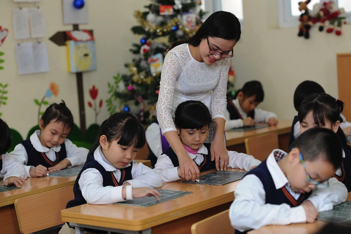 Quy định mới về chế độ trả lương dạy thêm của giáo viên- Ảnh 1. Quy định mới về chế độ trả lương dạy thêm của giáo viên- Ảnh 1.