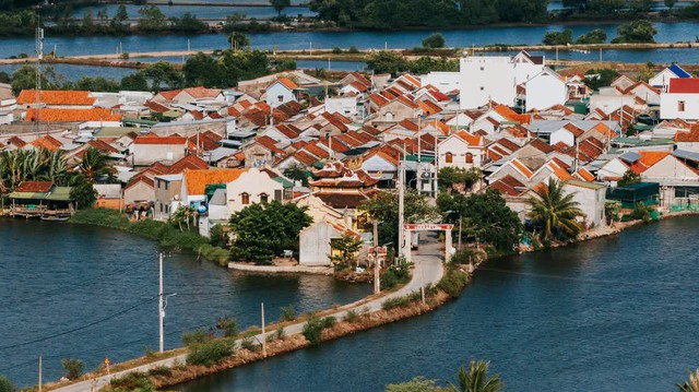 Phát hiện ngôi làng có duy nhất 1 đường vào gần Nha Trang, du khách ấn tượng với cảnh từ trên cao- Ảnh 6. Phát hiện ngôi làng có duy nhất 1 đường vào gần Nha Trang, du khách ấn tượng với cảnh từ trên cao- Ảnh 6.
