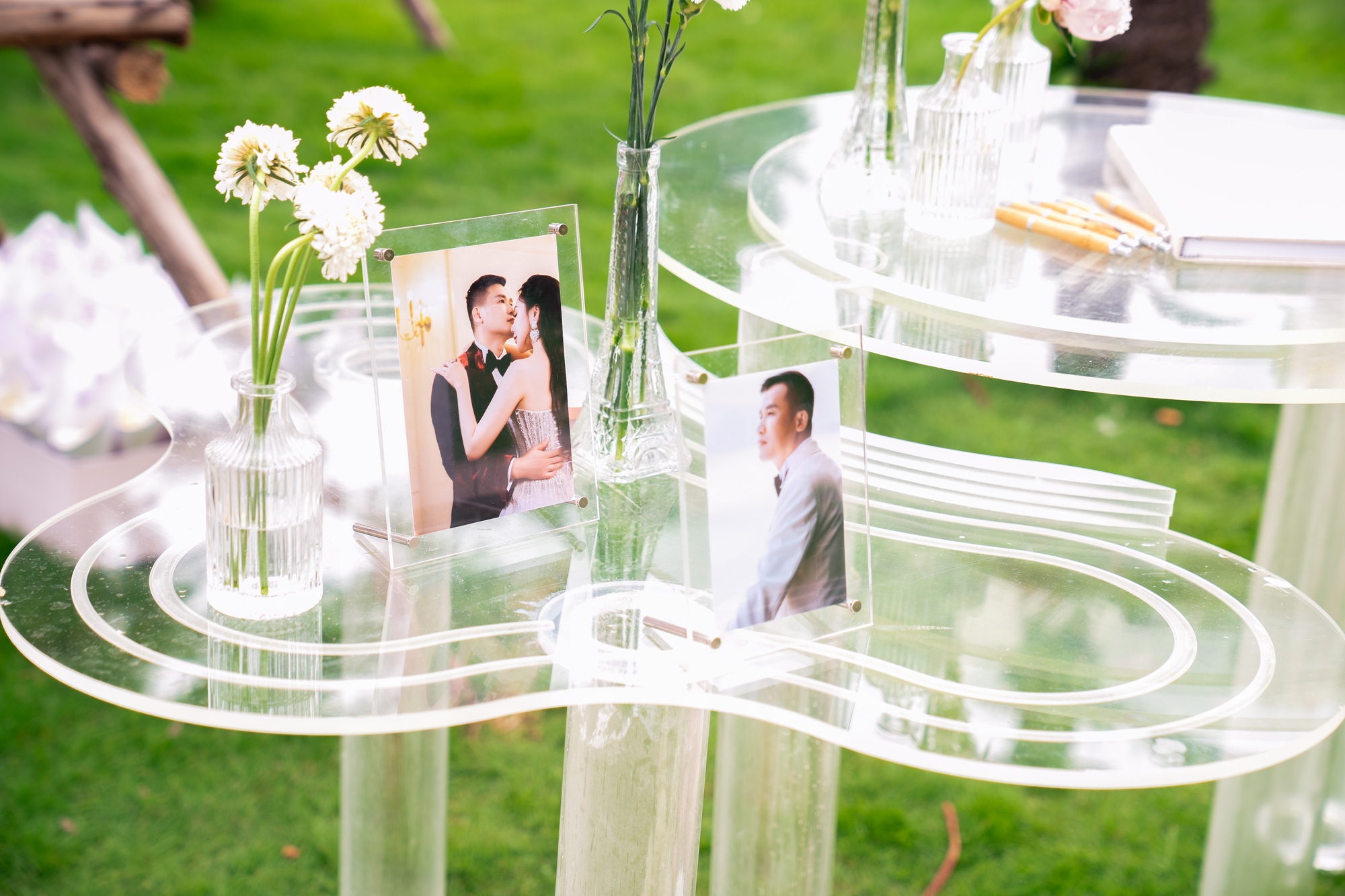 Toàn cảnh đám cưới Hồ Quỳnh Hương: Cô dâu khóc nức nở, khoá môi chú rể tình tứ, thái độ nhà chồng gây chú ý- Ảnh 12.