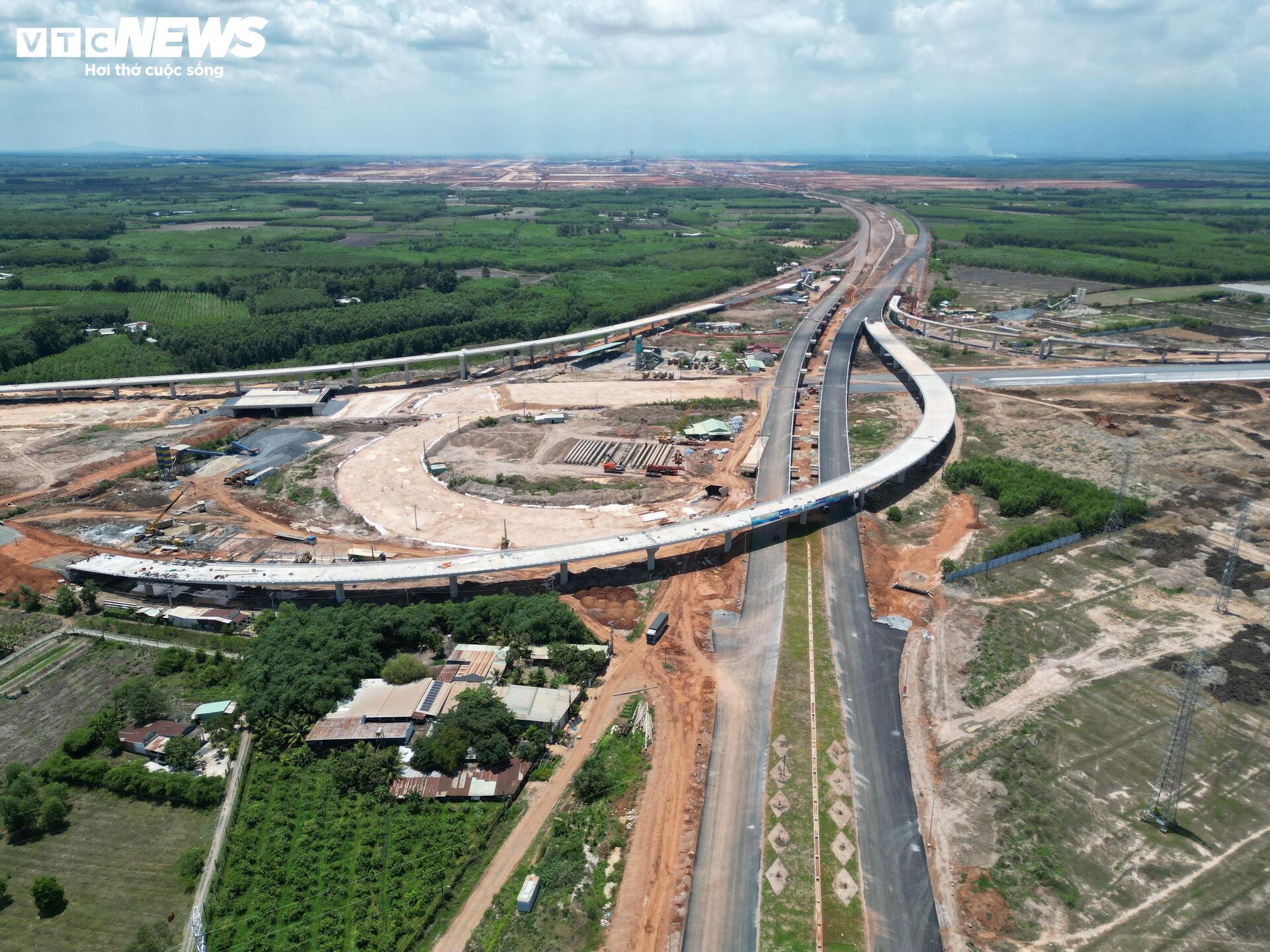 Diện mạo mới tuyến đường kết nối sân bay Long Thành trước ngày khai thác- Ảnh 2. Diện mạo mới tuyến đường kết nối sân bay Long Thành trước ngày khai thác- Ảnh 2.