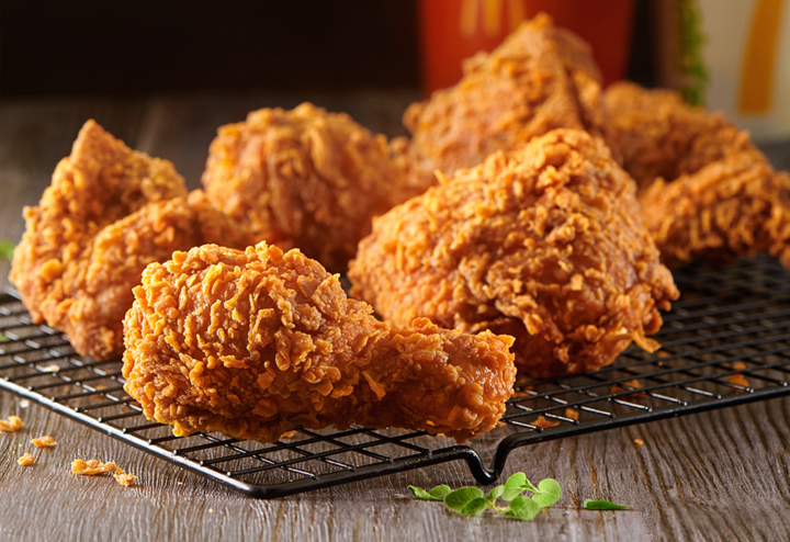 'Cuộc chiến' gà rán: Khi KFC, Jollibee, Lotteria, McDonald’s ra deal giành khách- Ảnh 1. 'Cuộc chiến' gà rán: Khi KFC, Jollibee, Lotteria, McDonald’s ra deal giành khách- Ảnh 1.