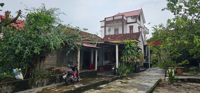 Toà tuyên vụ cháu ‘dựng’ ông ngoại đã chết 26 năm dậy ký giấy cho tặng đất ở Quảng Bình- Ảnh 1. Toà tuyên vụ cháu ‘dựng’ ông ngoại đã chết 26 năm dậy ký giấy cho tặng đất ở Quảng Bình- Ảnh 1.