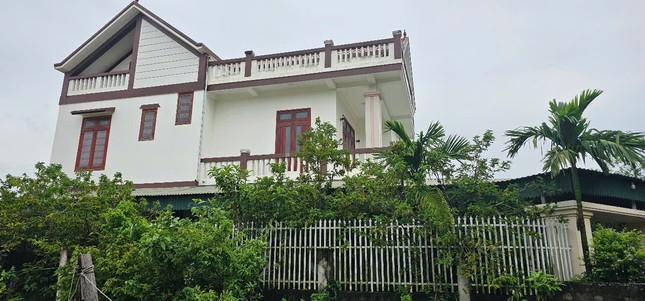 Toà tuyên vụ cháu ‘dựng’ ông ngoại đã chết 26 năm dậy ký giấy cho tặng đất ở Quảng Bình- Ảnh 2. Toà tuyên vụ cháu ‘dựng’ ông ngoại đã chết 26 năm dậy ký giấy cho tặng đất ở Quảng Bình- Ảnh 2.