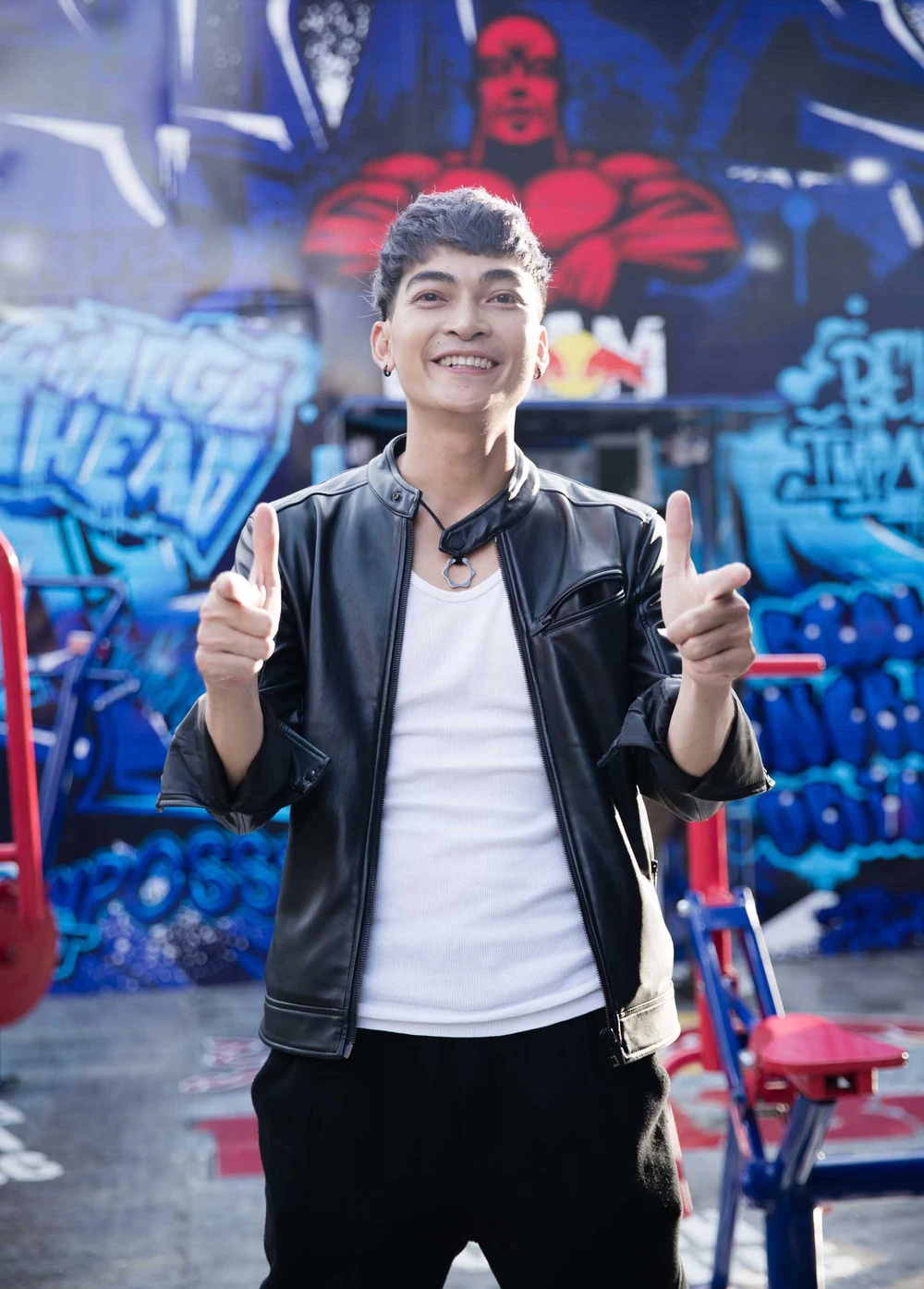 Đời sống bí ẩn của nam nghệ sĩ là đại gia ngầm, con 4 tuổi mới công khai vợ, đám cưới chỉ mời 20 người- Ảnh 1. Đời sống bí ẩn của nam nghệ sĩ là đại gia ngầm, con 4 tuổi mới công khai vợ, đám cưới chỉ mời 20 người- Ảnh 1.