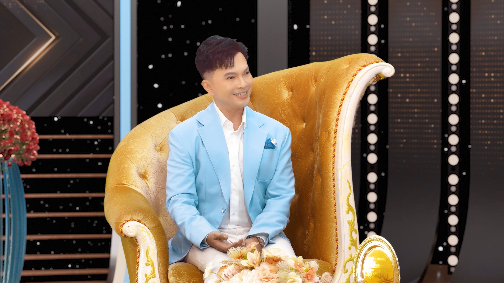 Nam ca sĩ là thầy giáo, có 3 bằng đại học nói một điều về nghề- Ảnh 2. Nam ca sĩ là thầy giáo, có 3 bằng đại học nói một điều về nghề- Ảnh 2.