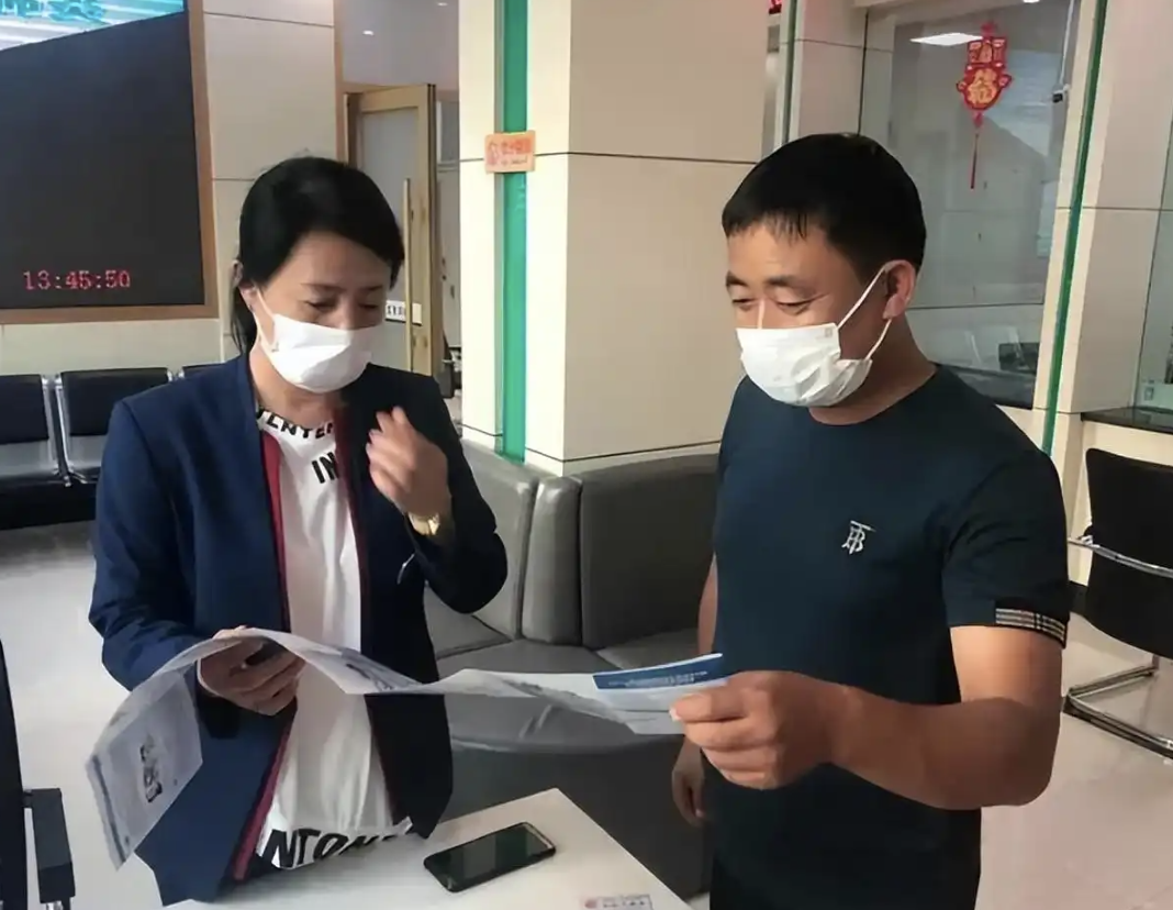 Người phụ nữ gửi 3,5 tỷ tiền tiết kiệm, sau 5 năm phát hiện chỉ còn 3,5k: Ngân hàng nói "làm gì có ai bỏ mặc tài khoản như chị"- Ảnh 2. Người phụ nữ gửi 3,5 tỷ tiền tiết kiệm, sau 5 năm phát hiện chỉ còn 3,5k: Ngân hàng nói "làm gì có ai bỏ mặc tài khoản như chị"- Ảnh 2.