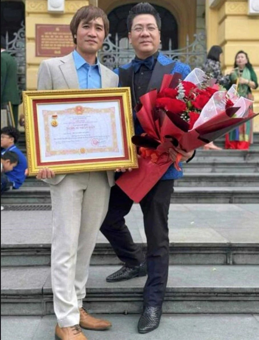 Một gia đình quê Đông Anh có 2 anh em là NSND, một người là tiến sĩ, Phó Giám đốc Học viện Âm nhạc- Ảnh 1. Một gia đình quê Đông Anh có 2 anh em là NSND, một người là tiến sĩ, Phó Giám đốc Học viện Âm nhạc- Ảnh 1.
