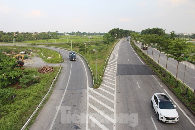 Cận cảnh QL18 Bắc Ninh - Nội Bài vừa được đề xuất thành cao tốc 6 làn xe- Ảnh 2. Cận cảnh QL18 Bắc Ninh - Nội Bài vừa được đề xuất thành cao tốc 6 làn xe- Ảnh 2.