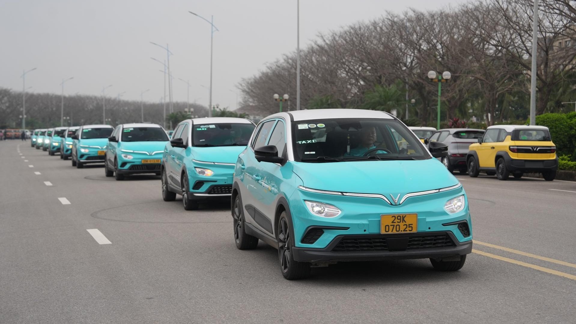 'Sao đổi ngôi' trên thị trường gọi xe công nghệ- Ảnh 2. 'Sao đổi ngôi' trên thị trường gọi xe công nghệ- Ảnh 2.