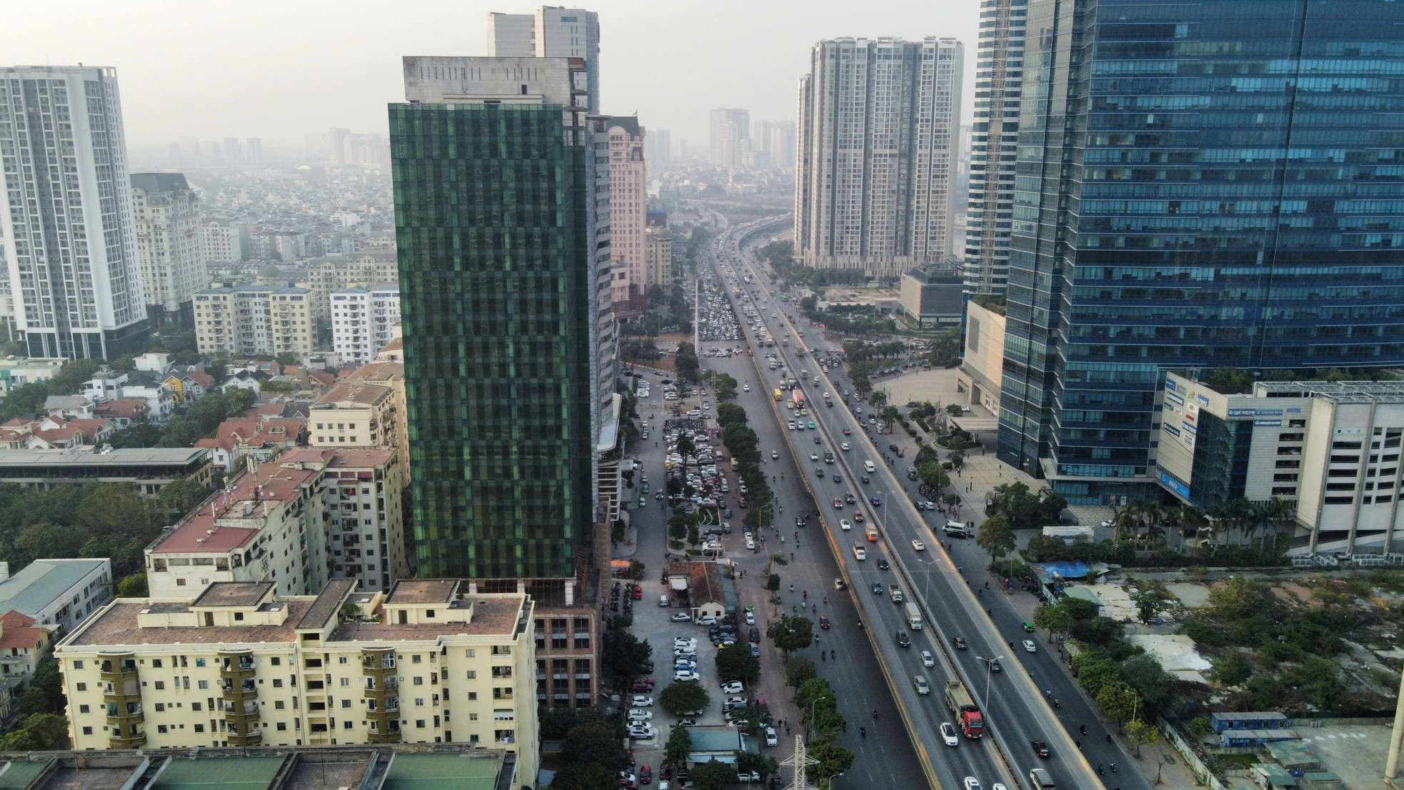 Tận thấy những tòa cao ốc 'chết yểu', bỏ hoang ở Hà Nội- Ảnh 10.
