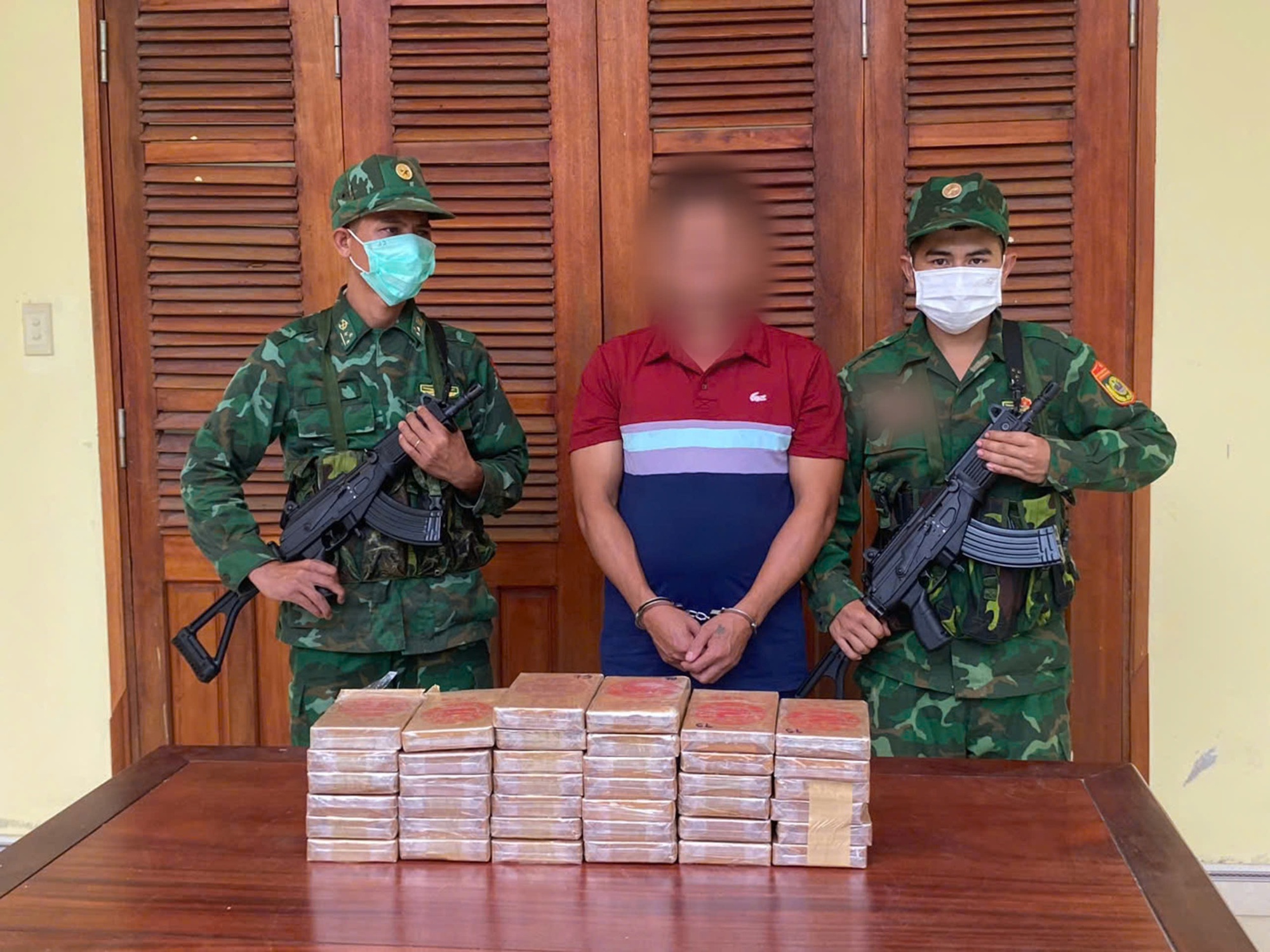 CLIP: "Trùm" giang hồ bị bắt ở Quảng Nam- Ảnh 5.