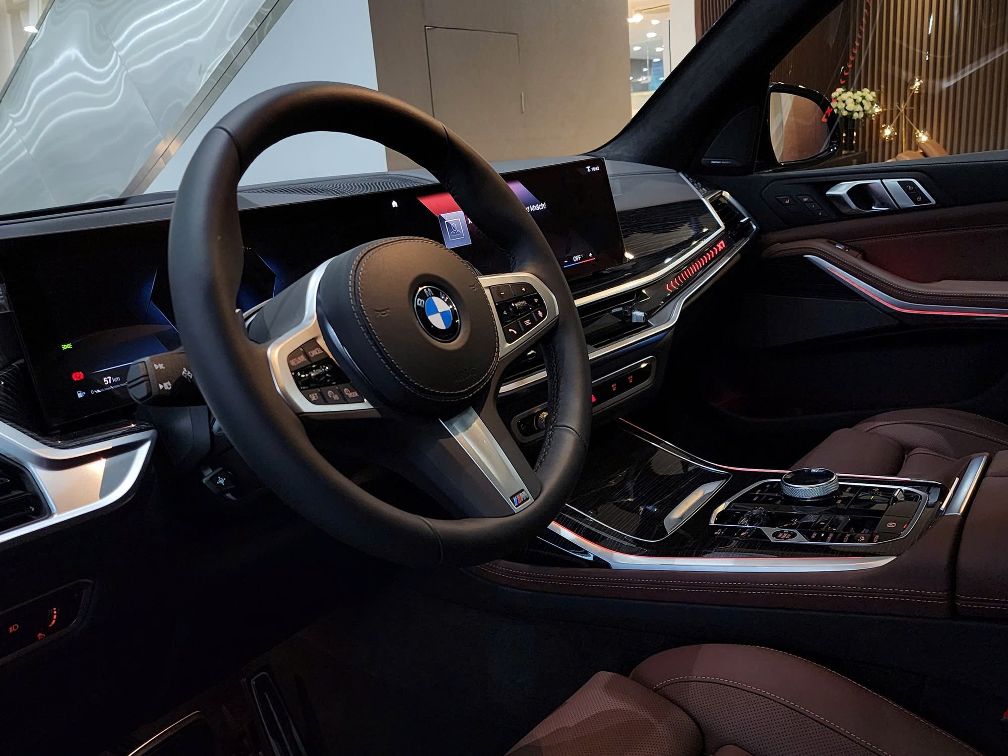 BMW X7 giảm giá mạnh tại đại lý, cạnh tranh GLS bằng giá chỉ từ hơn 5 tỷ đồng, riêng tiền khuyến mãi đủ mua một chiếc Ranger- Ảnh 4. BMW X7 giảm giá mạnh tại đại lý, cạnh tranh GLS bằng giá chỉ từ hơn 5 tỷ đồng, riêng tiền khuyến mãi đủ mua một chiếc Ranger- Ảnh 4.
