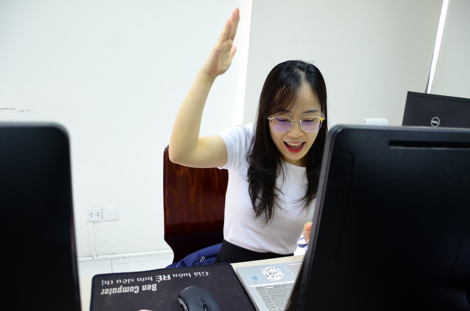 1 giáo viên tiếng Anh, 18 trường tiểu học, 76 lớp và 2.609 học sinh: Hành trình gieo chữ trên đá của Đại sứ WeChoice 2024- Ảnh 6. 1 giáo viên tiếng Anh, 18 trường tiểu học, 76 lớp và 2.609 học sinh: Hành trình gieo chữ trên đá của Đại sứ WeChoice 2024- Ảnh 6.