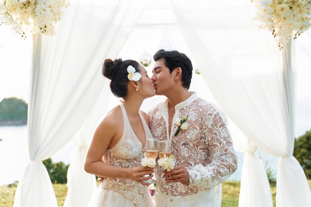 Sao nữ Vbiz và đám cưới "đậm mùi tiền": Dàn sính lễ bạc tỷ, gây sốc khi công khai con gái riêng 9 tuổi- Ảnh 4. Sao nữ Vbiz và đám cưới "đậm mùi tiền": Dàn sính lễ bạc tỷ, gây sốc khi công khai con gái riêng 9 tuổi- Ảnh 4.