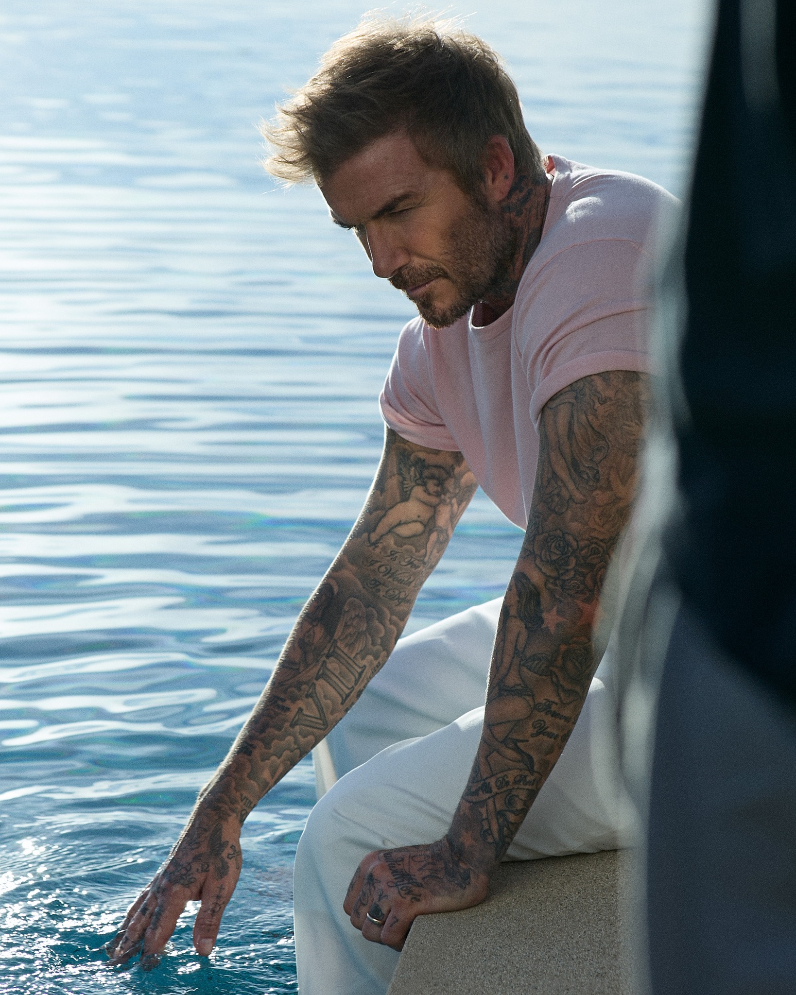 7 điều chưa biết về Beckham, lộ một hình xăm đặc biệt về con trai cả vừa khiến gia đình mâu thuẫn đỉnh điểm- Ảnh 2. 7 điều chưa biết về Beckham, lộ một hình xăm đặc biệt về con trai cả vừa khiến gia đình mâu thuẫn đỉnh điểm- Ảnh 2.