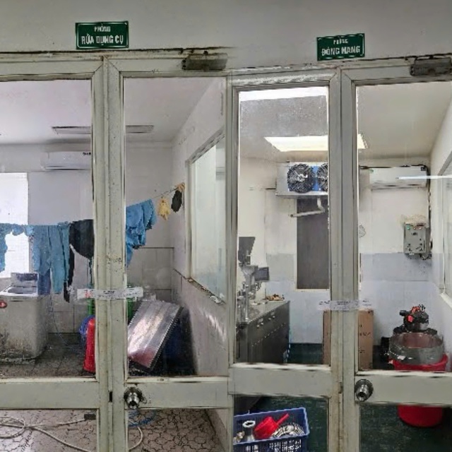 Cận cảnh hơn 100 tấn thuốc tân dược, thực phẩm chức năng giả do Phạm Ngọc Tiến và vợ cầm đầu- Ảnh 5. Cận cảnh hơn 100 tấn thuốc tân dược, thực phẩm chức năng giả do Phạm Ngọc Tiến và vợ cầm đầu- Ảnh 5.