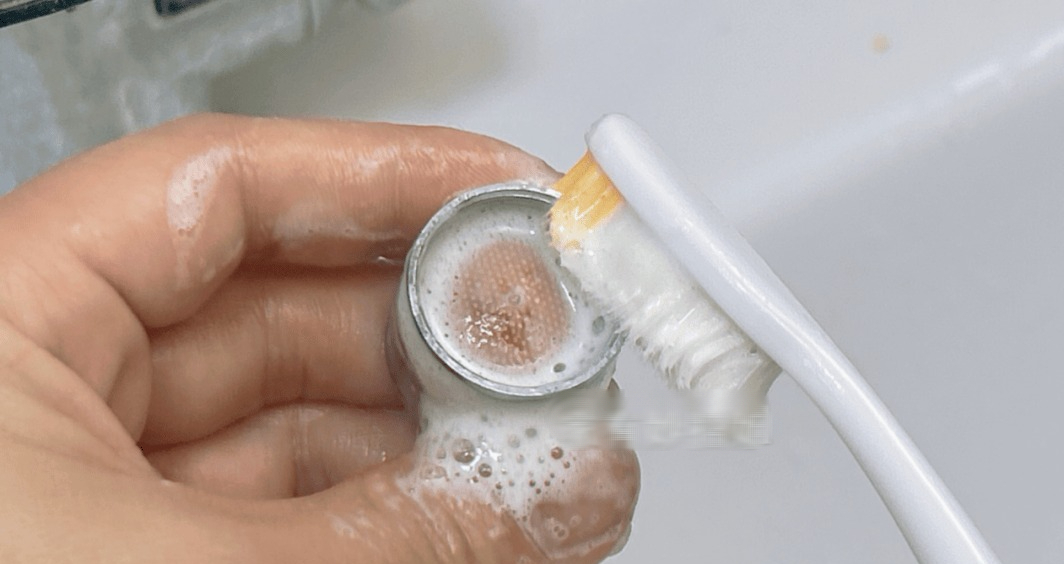 Dùng 1 sợi dây + 1 chiếc đũa, tôi Dùng 1 sợi dây + 1 chiếc đũa, tôi
