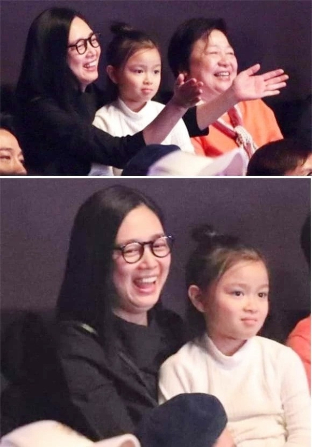 51 tuổi mới có con, nam diễn viên giờ nuôi con thành "ái nữ đắt giá nhất showbiz", soi số tiền học thêm mà toát mồ hôi- Ảnh 2. 51 tuổi mới có con, nam diễn viên giờ nuôi con thành "ái nữ đắt giá nhất showbiz", soi số tiền học thêm mà toát mồ hôi- Ảnh 2.
