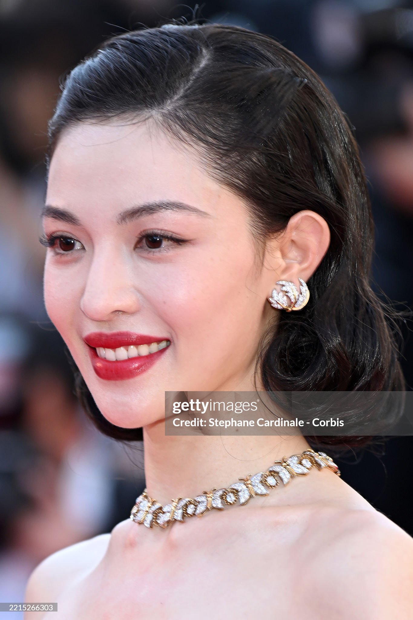 Thảm đỏ Cannes ngày 3: Chung Sở Hi đẹp phát sáng, cùng Chompoo Araya Thảm đỏ Cannes ngày 3: Chung Sở Hi đẹp phát sáng, cùng Chompoo Araya