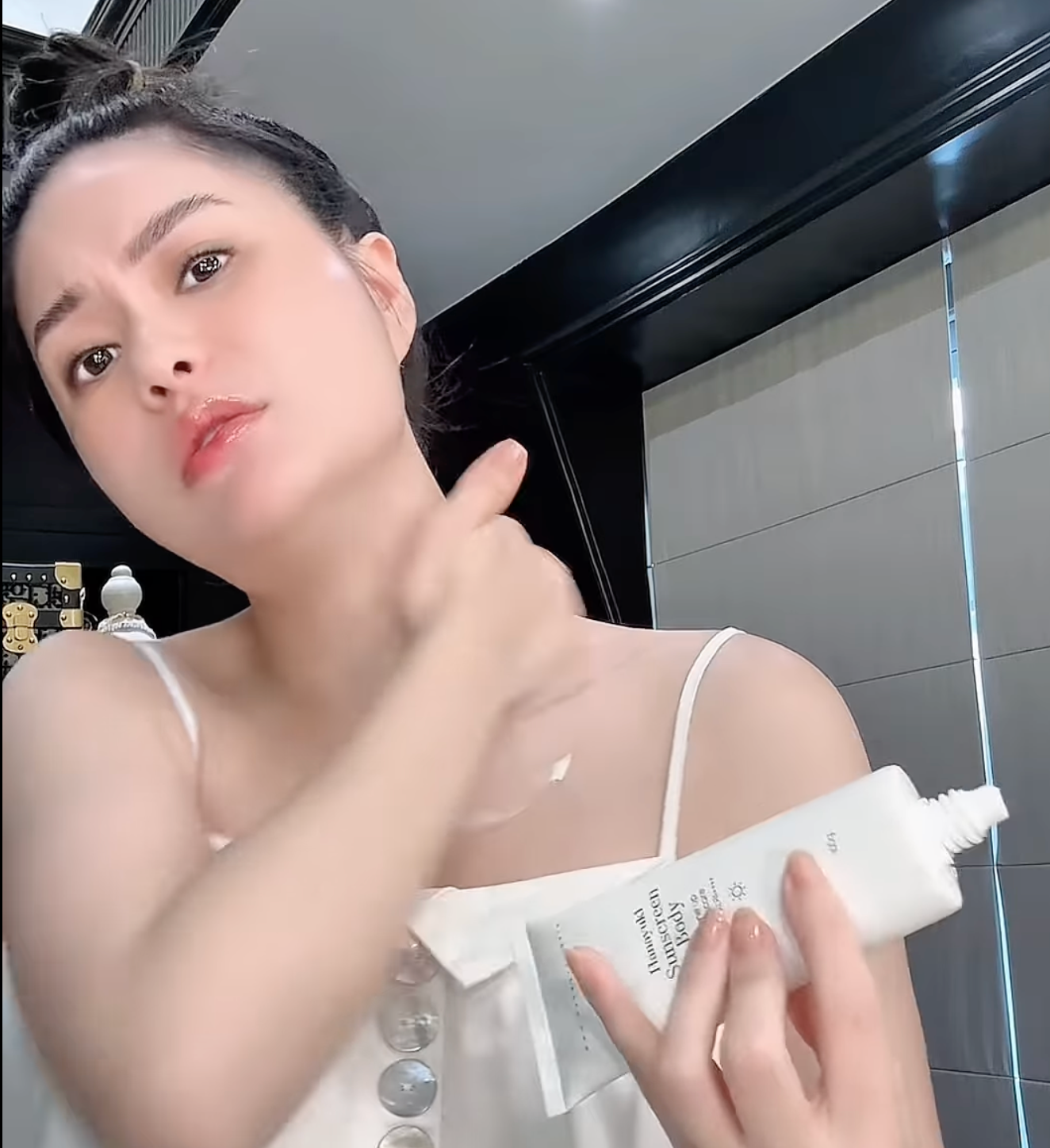 Mỹ phẩm do công ty chồng Đoàn Di Băng phân phối tiếp tục bị thu hồi- Ảnh 4. Mỹ phẩm do công ty chồng Đoàn Di Băng phân phối tiếp tục bị thu hồi- Ảnh 4.