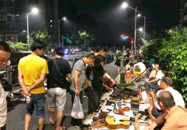 Kỳ lạ “khu chợ ma” ở châu Á: Đêm mở, sáng đóng, có người kiếm gần 300 triệu/tháng- Ảnh 4. Kỳ lạ “khu chợ ma” ở châu Á: Đêm mở, sáng đóng, có người kiếm gần 300 triệu/tháng- Ảnh 4.