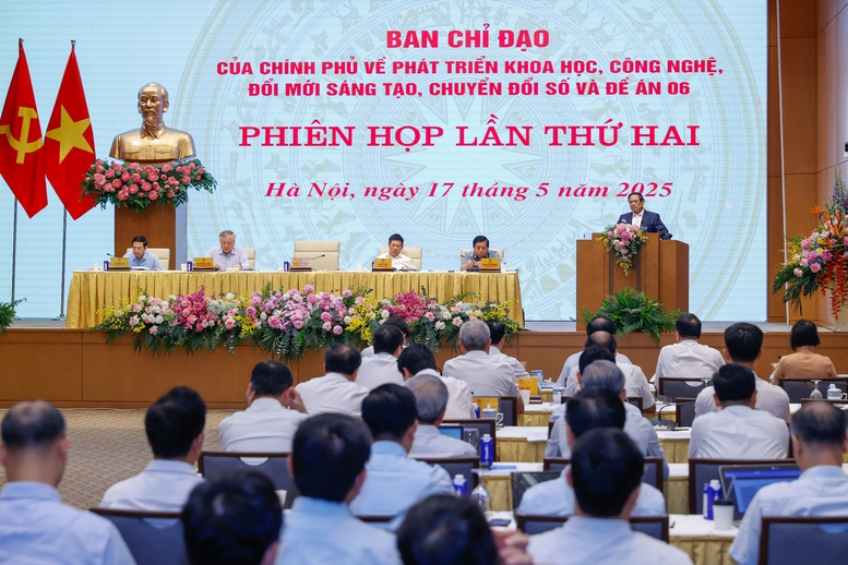 Thủ tướng chủ trì phiên họp Ban Chỉ đạo của Chính phủ về phát triển KHCN, đổi mới sáng tạo, chuyển đổi số và Đề án 06- Ảnh 2. Thủ tướng chủ trì phiên họp Ban Chỉ đạo của Chính phủ về phát triển KHCN, đổi mới sáng tạo, chuyển đổi số và Đề án 06- Ảnh 2.