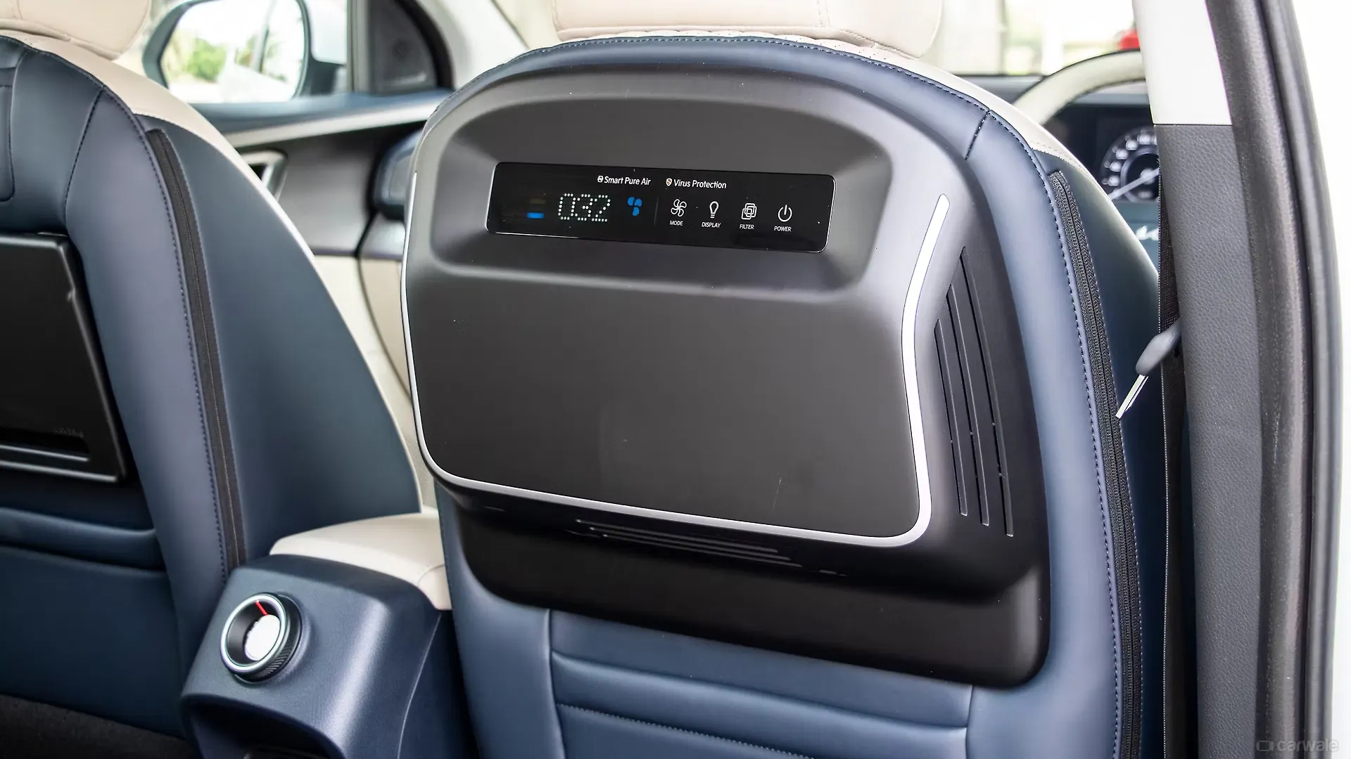 Ảnh thực tế Kia Carens Clavis vừa ra mắt: Có phanh tay điện tử, đồng hồ tốc độ 12 inch và 20 tính năng ADAS cấp độ 2- Ảnh 19. Ảnh thực tế Kia Carens Clavis vừa ra mắt: Có phanh tay điện tử, đồng hồ tốc độ 12 inch và 20 tính năng ADAS cấp độ 2- Ảnh 19.