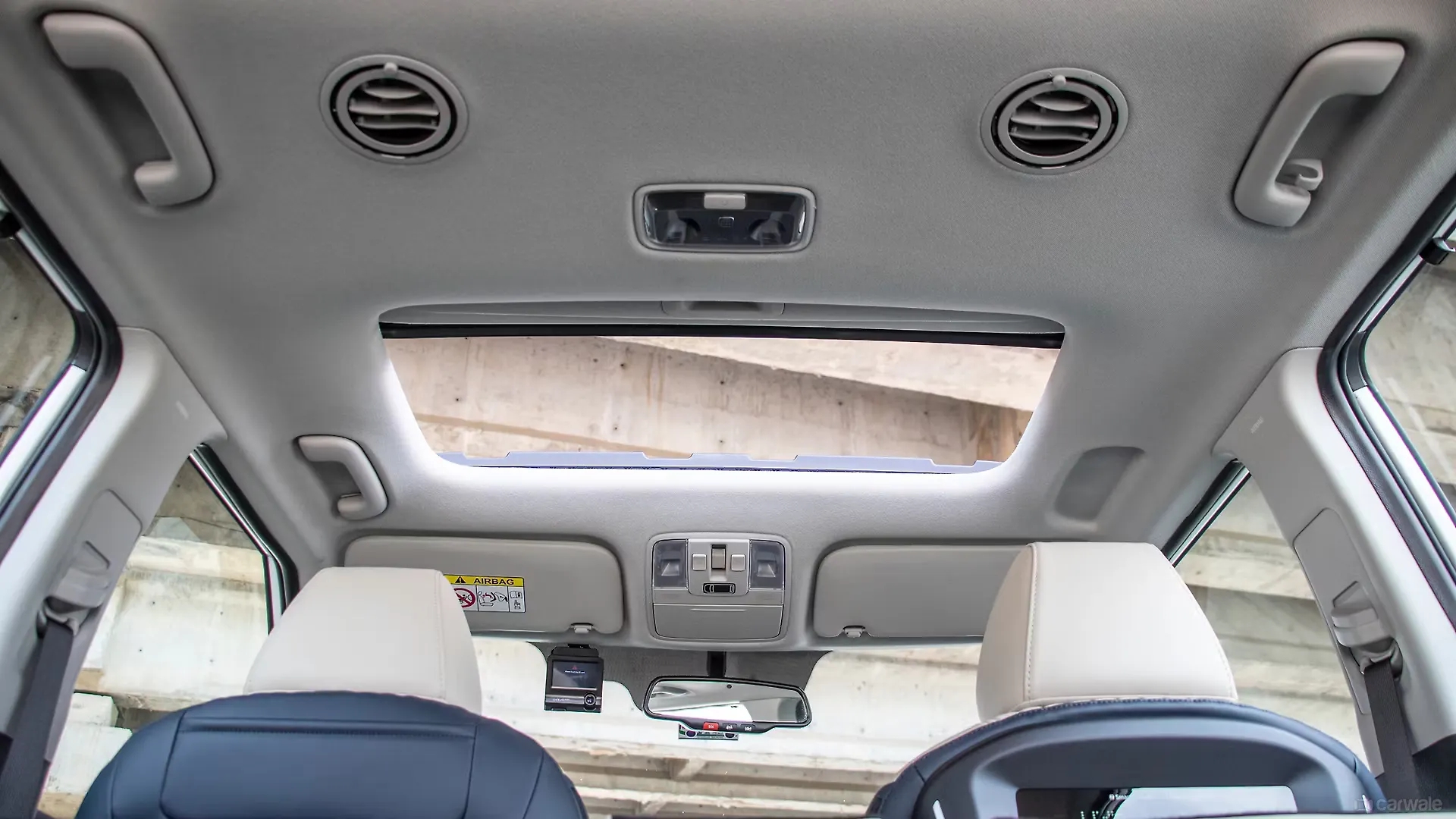 Ảnh thực tế Kia Carens Clavis vừa ra mắt: Có phanh tay điện tử, đồng hồ tốc độ 12 inch và 20 tính năng ADAS cấp độ 2- Ảnh 20. Ảnh thực tế Kia Carens Clavis vừa ra mắt: Có phanh tay điện tử, đồng hồ tốc độ 12 inch và 20 tính năng ADAS cấp độ 2- Ảnh 20.