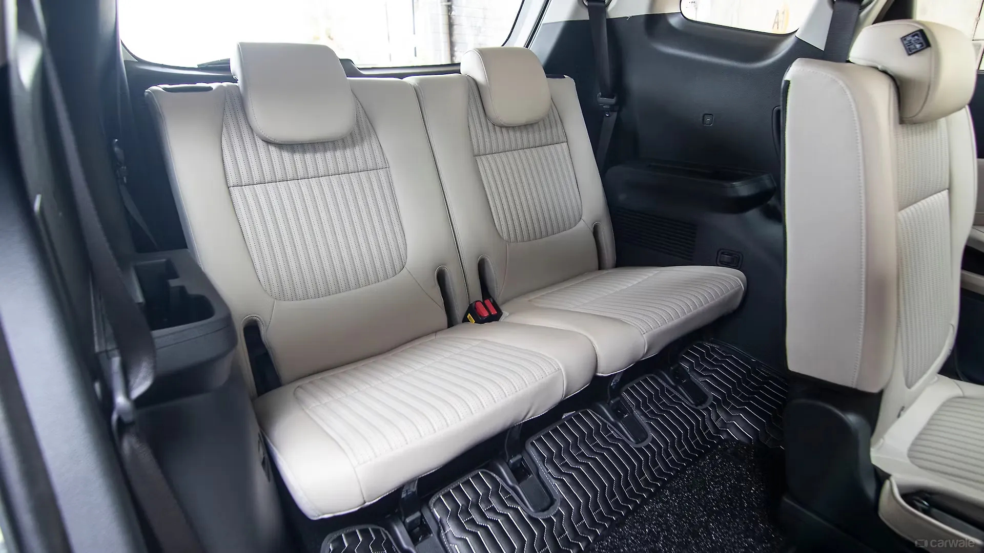 Ảnh thực tế Kia Carens Clavis vừa ra mắt: Có phanh tay điện tử, đồng hồ tốc độ 12 inch và 20 tính năng ADAS cấp độ 2- Ảnh 17. Ảnh thực tế Kia Carens Clavis vừa ra mắt: Có phanh tay điện tử, đồng hồ tốc độ 12 inch và 20 tính năng ADAS cấp độ 2- Ảnh 17.